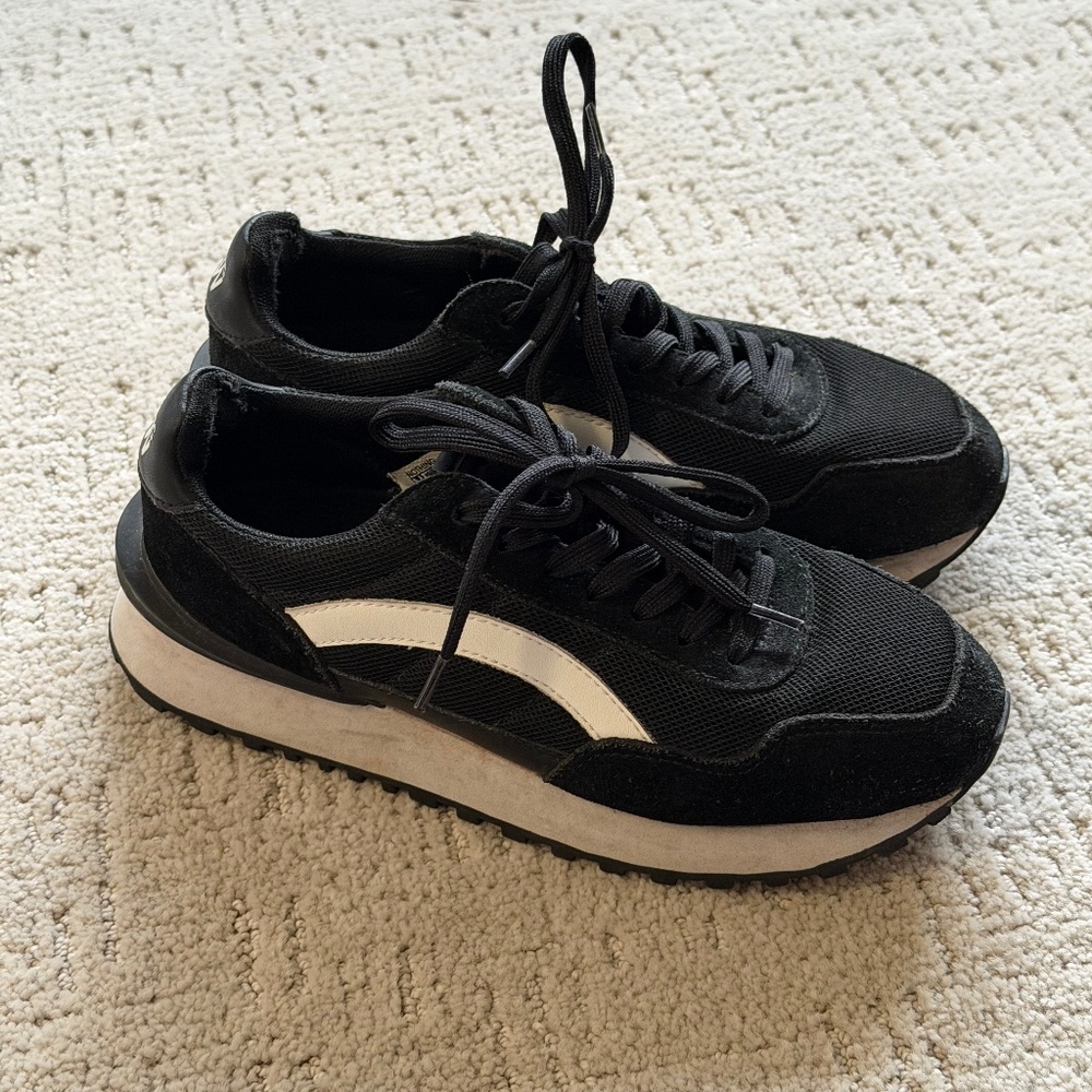 Black and White Women’s Nothing New Verge Sneakers